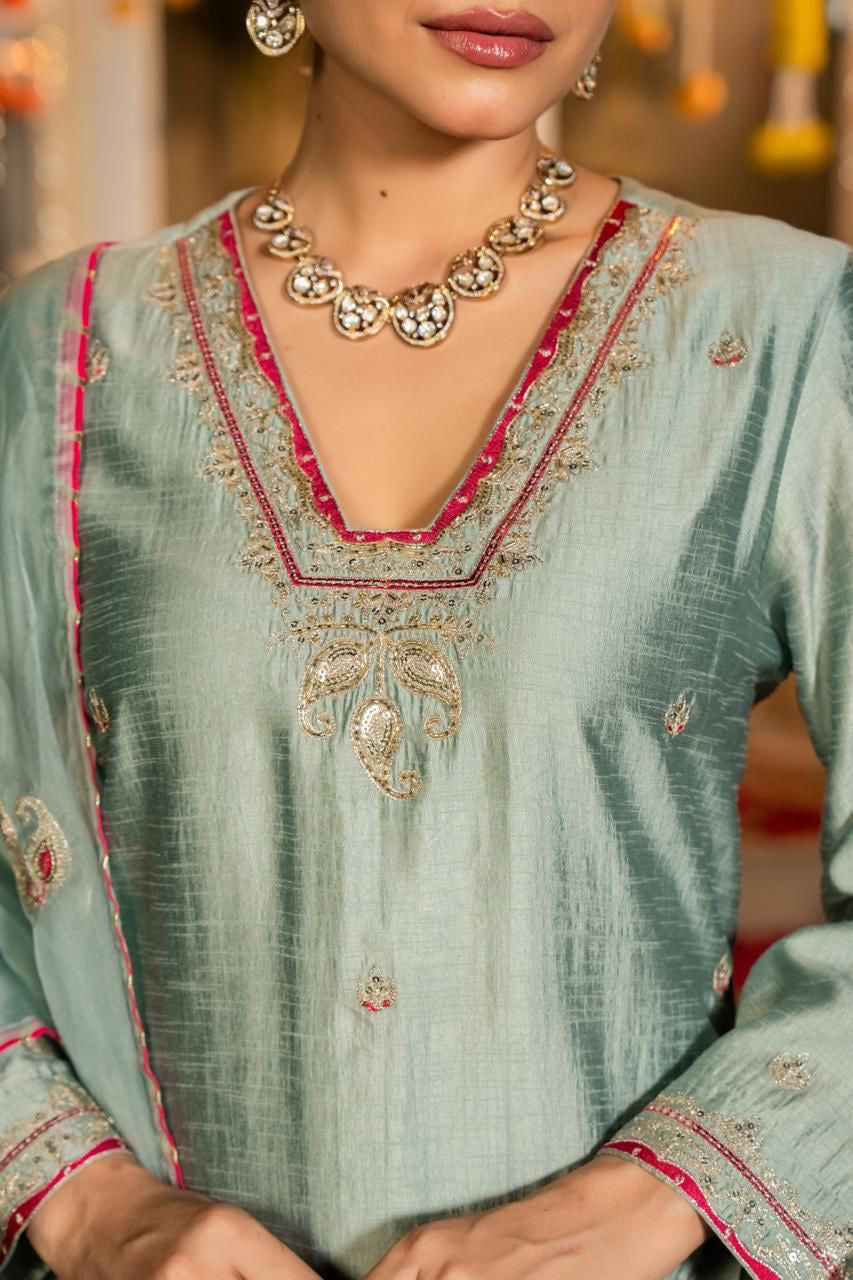 ELEGANT DOLA SILK SUIT