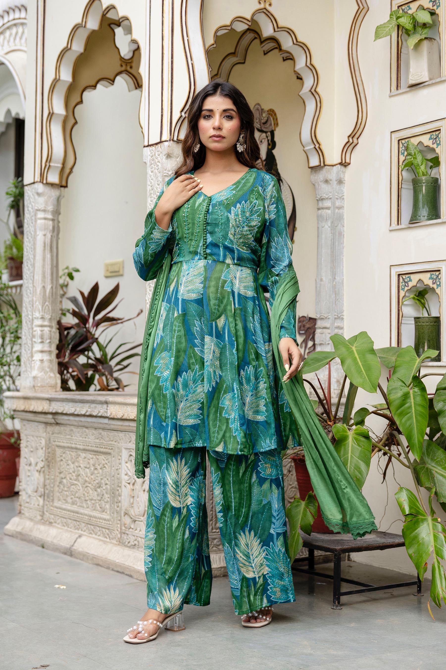 Flowerer Chinnon Suit