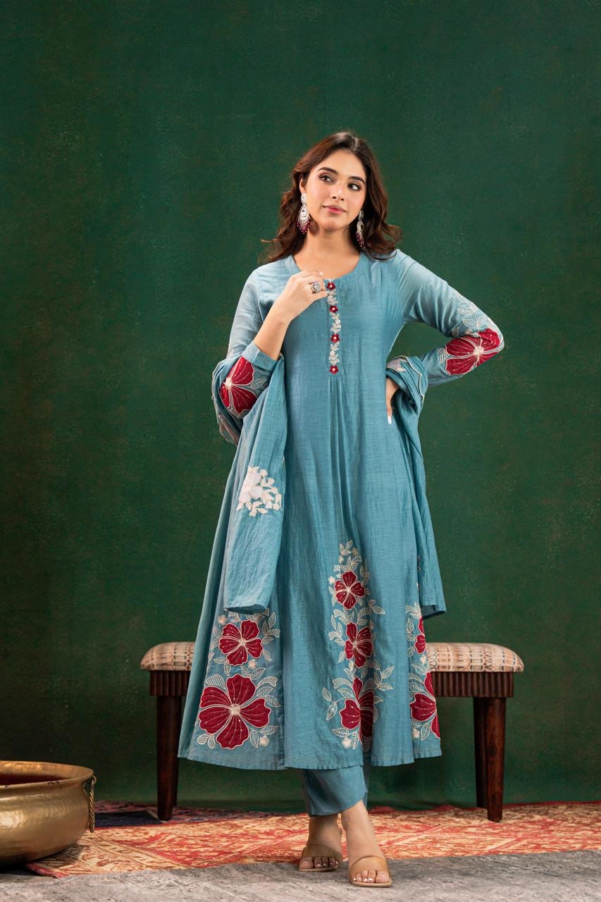 Elegant Mul Chanderi Appliqué Suit