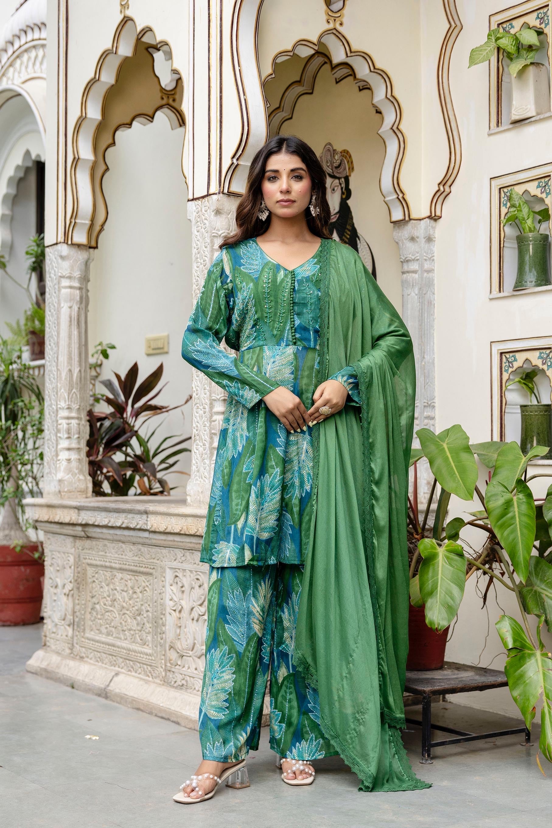 Flowerer Chinnon Suit