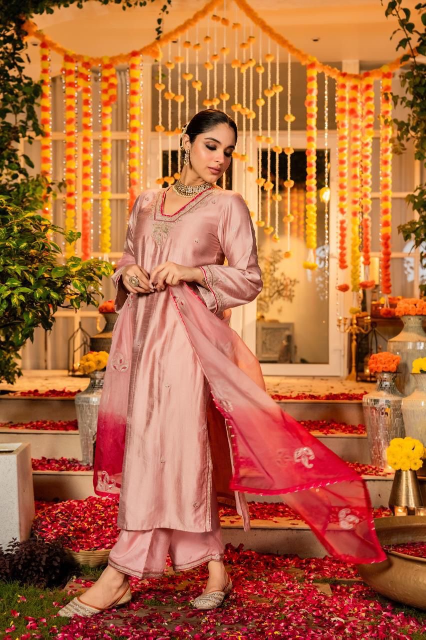 ELEGANT DOLA SILK SUIT