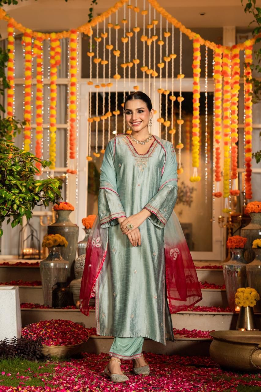 ELEGANT DOLA SILK SUIT