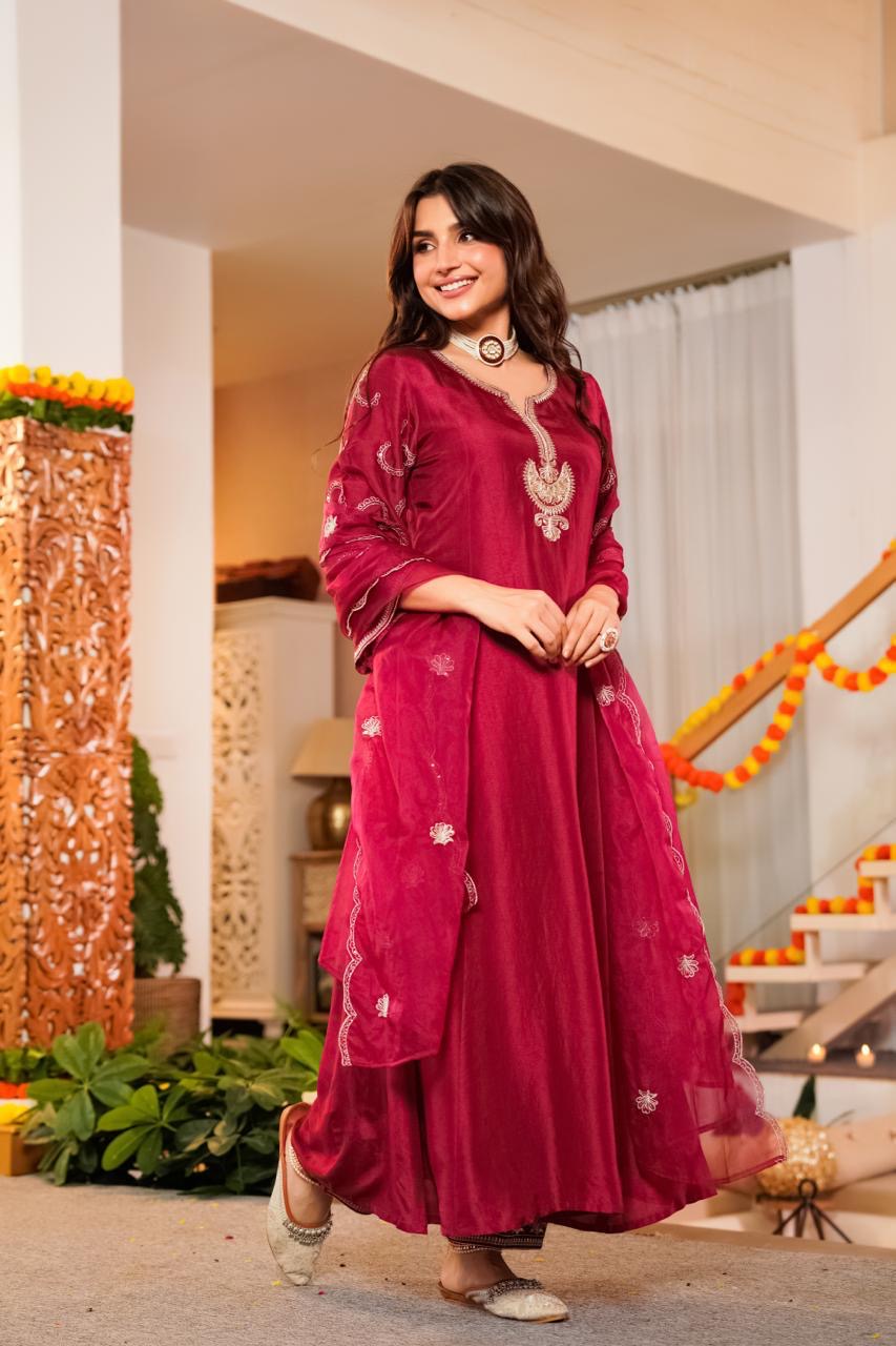 DOLA SILK SUIT