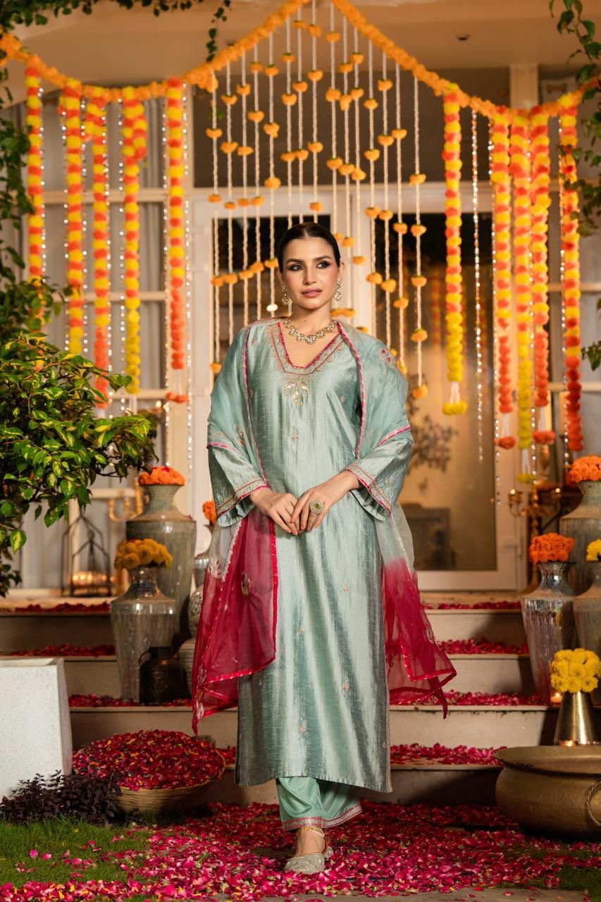 ELEGANT DOLA SILK SUIT