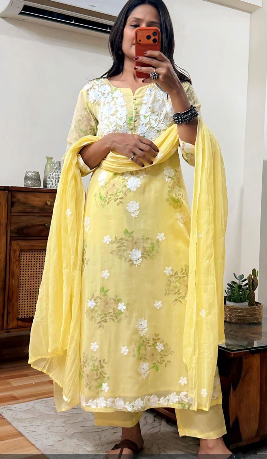 Mul Cotton Thread Work Elegant Suit