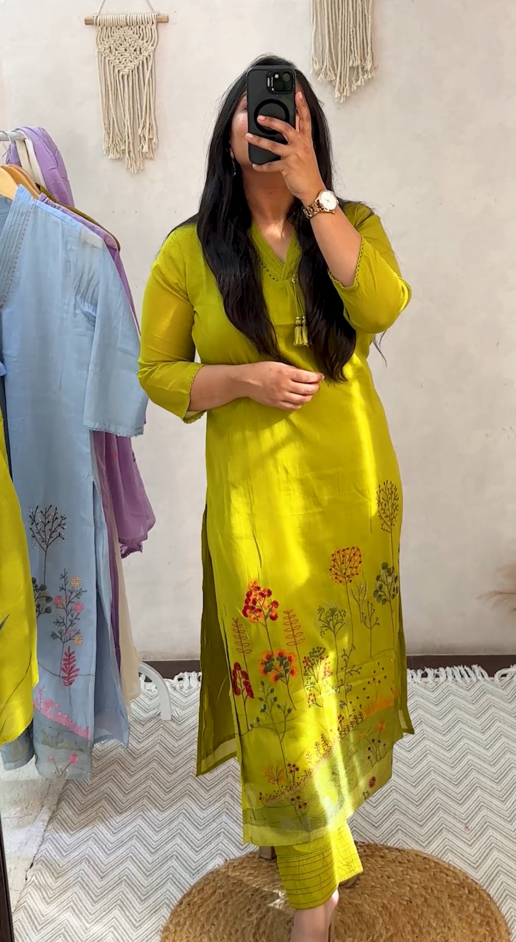 Mul Cotton Thread Work Elegant Suit