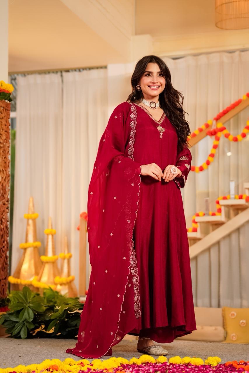 DOLA SILK SUIT HAND WORK SUIT