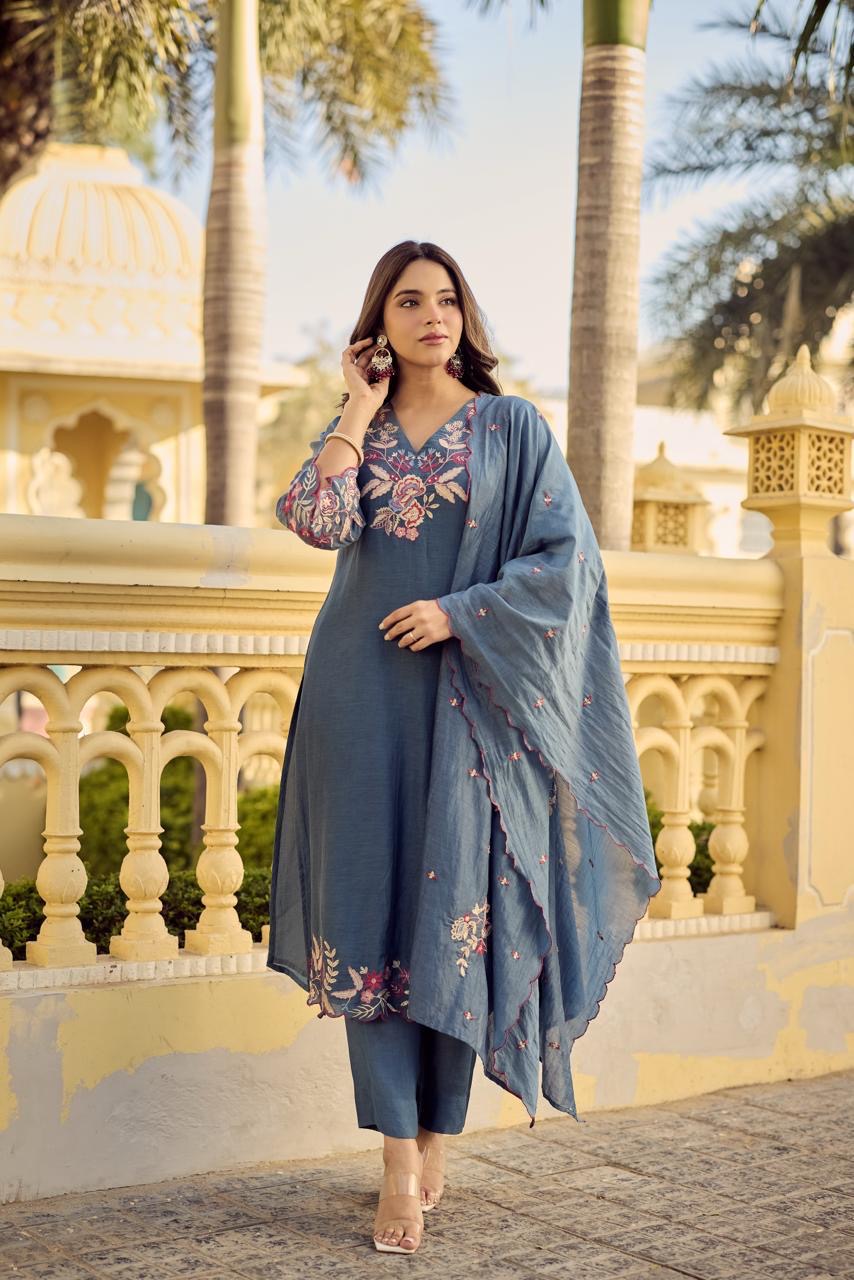 Mul chanderi Appliqué Work elegance premium suit