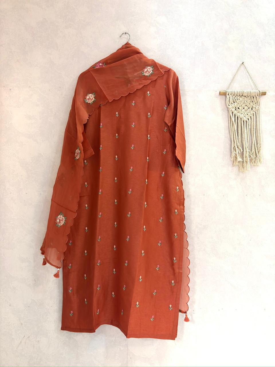 Pure Thread Work DOLA SILK SUIT.