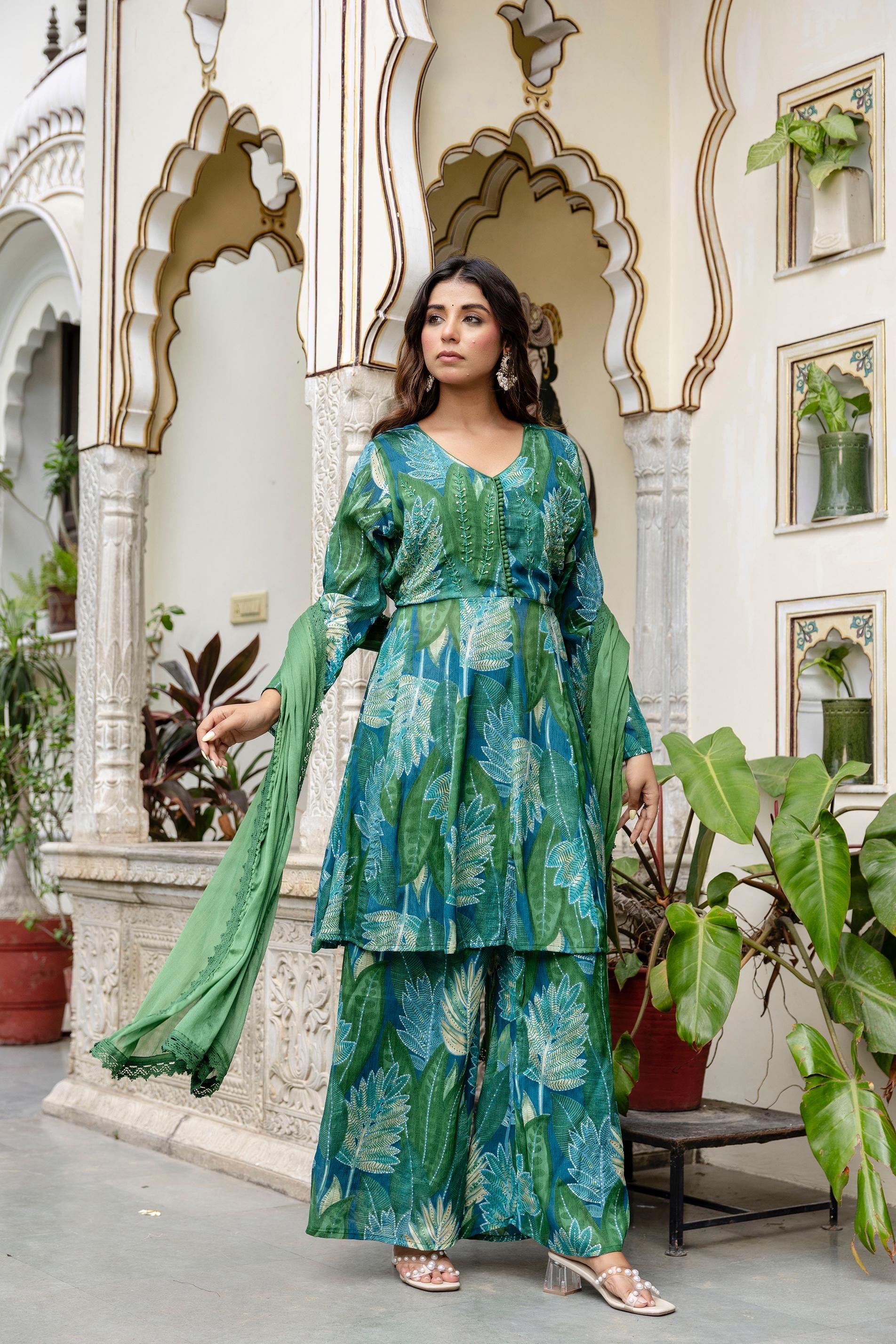 Flowerer Chinnon Suit