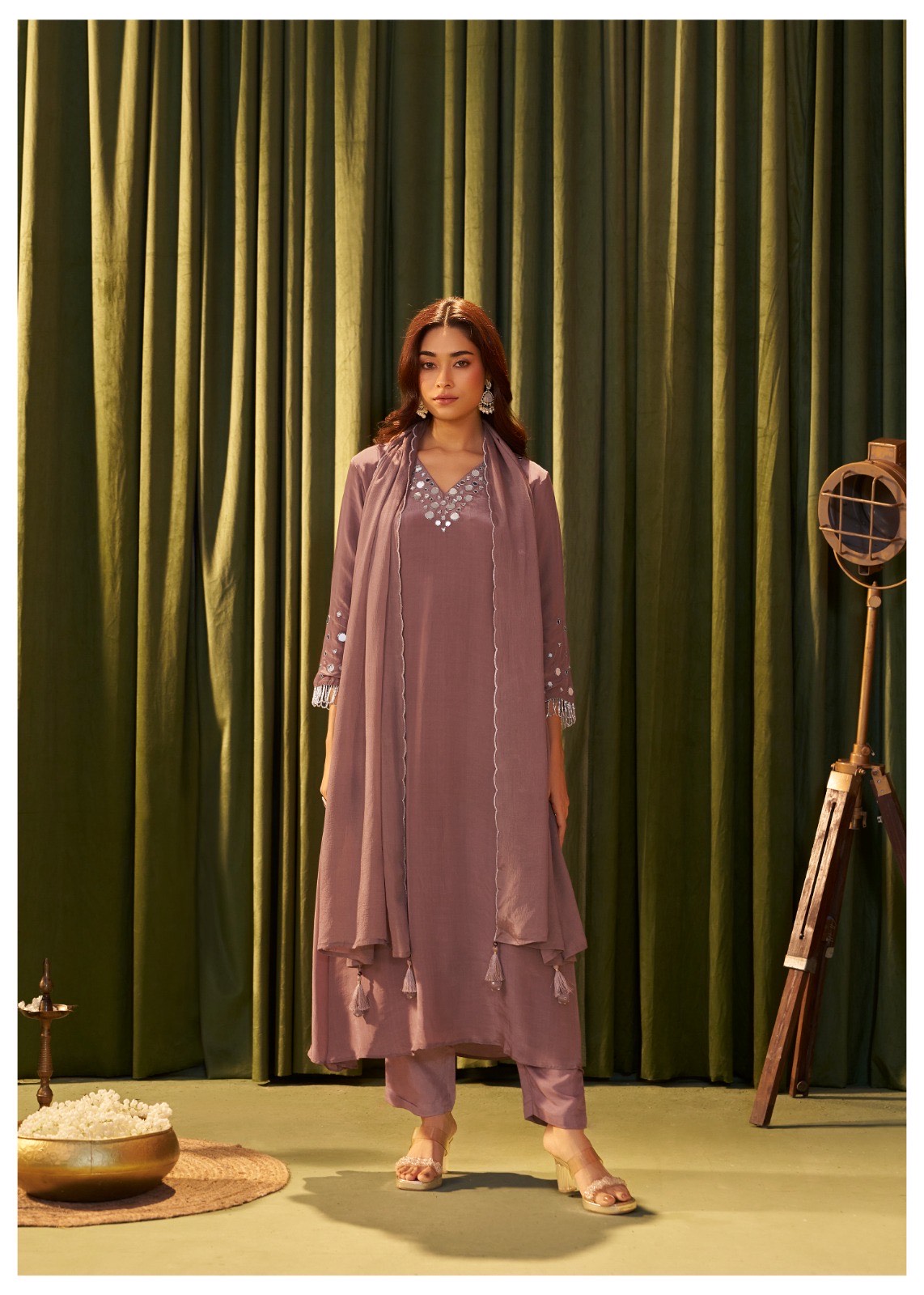 Crepe nude color suit.