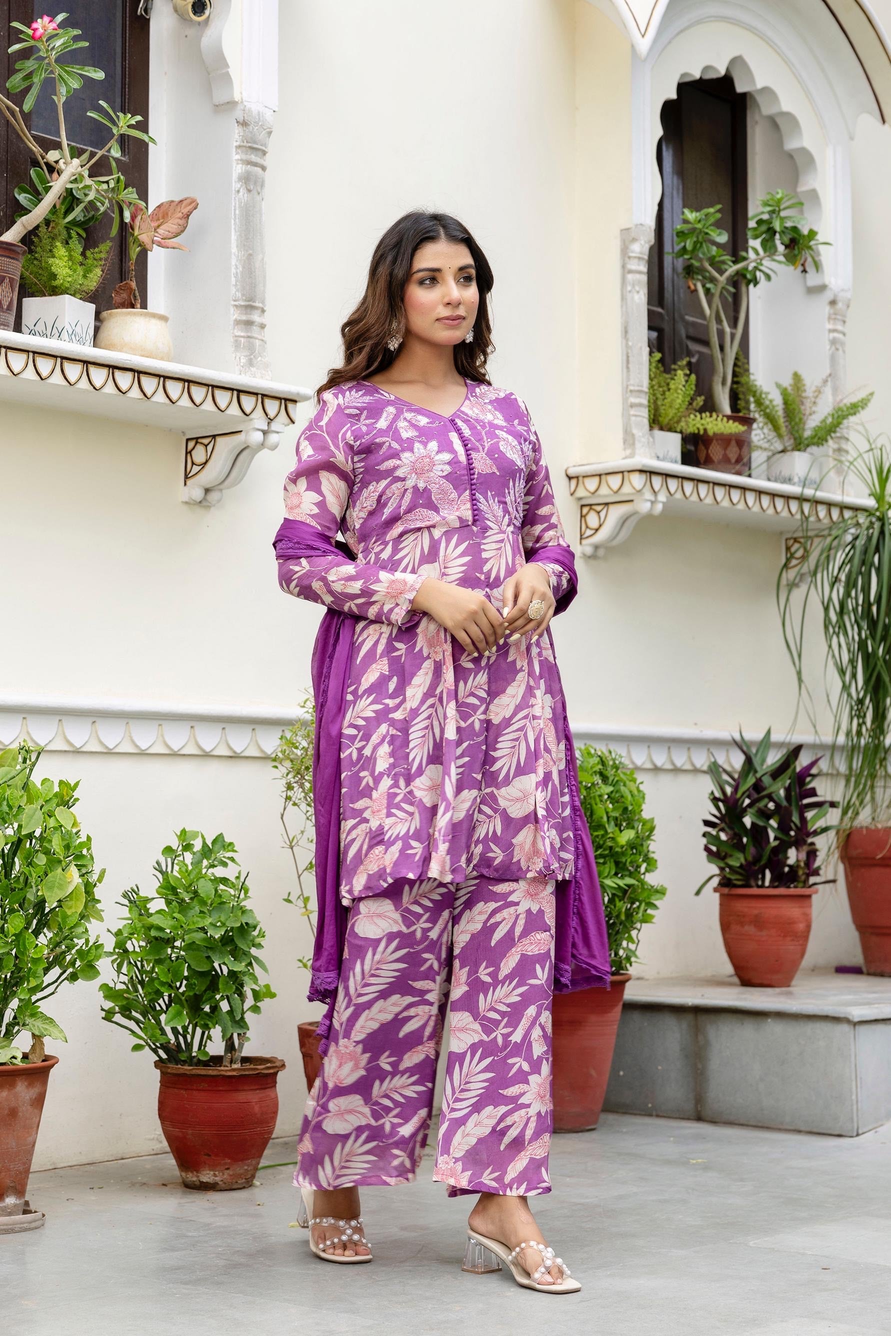 Flowerer Chinnon Suit