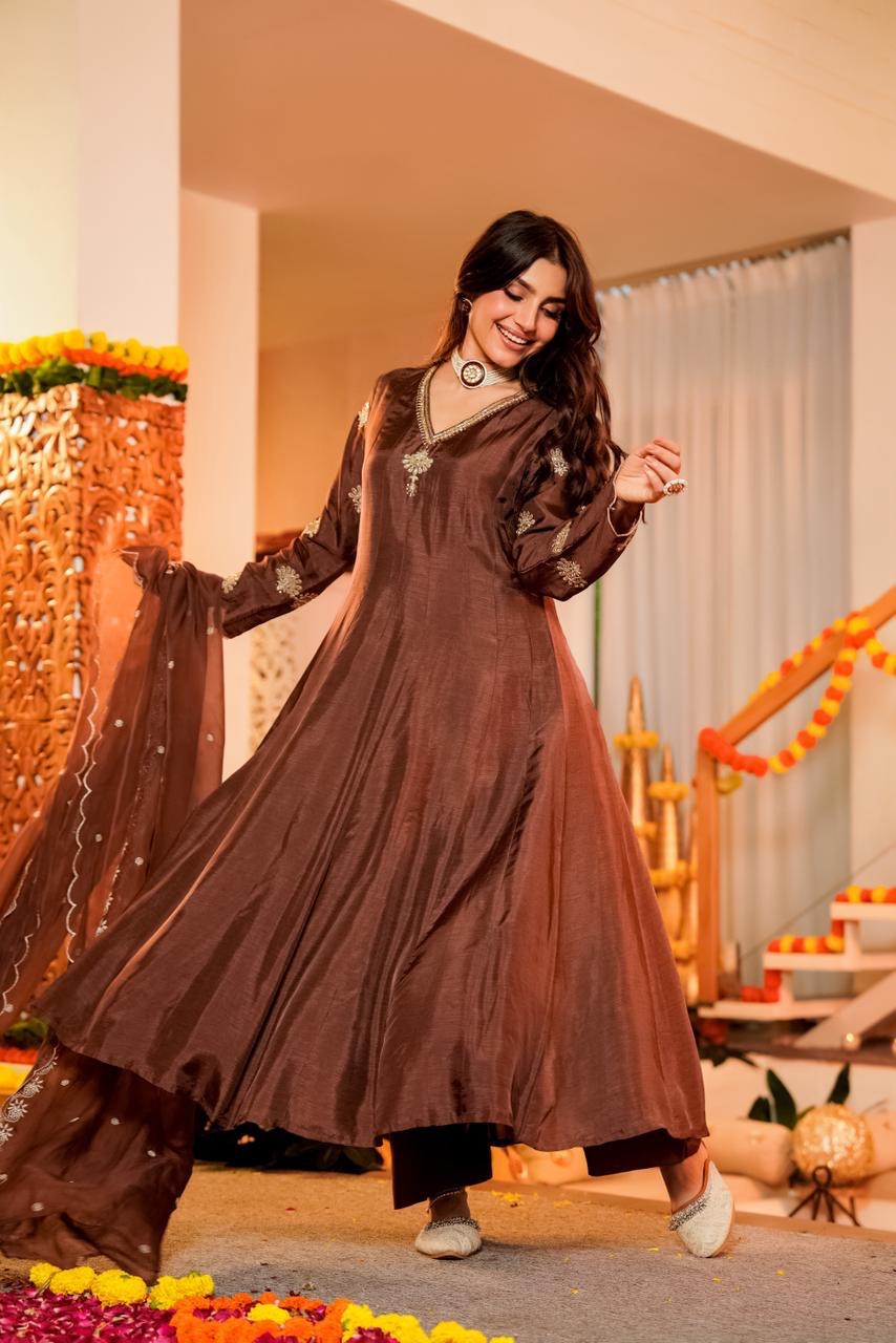 DOLA SILK SUIT HAND WORK SUIT