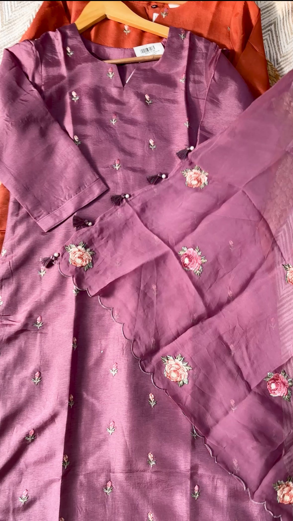 Pure Thread Work DOLA SILK SUIT.