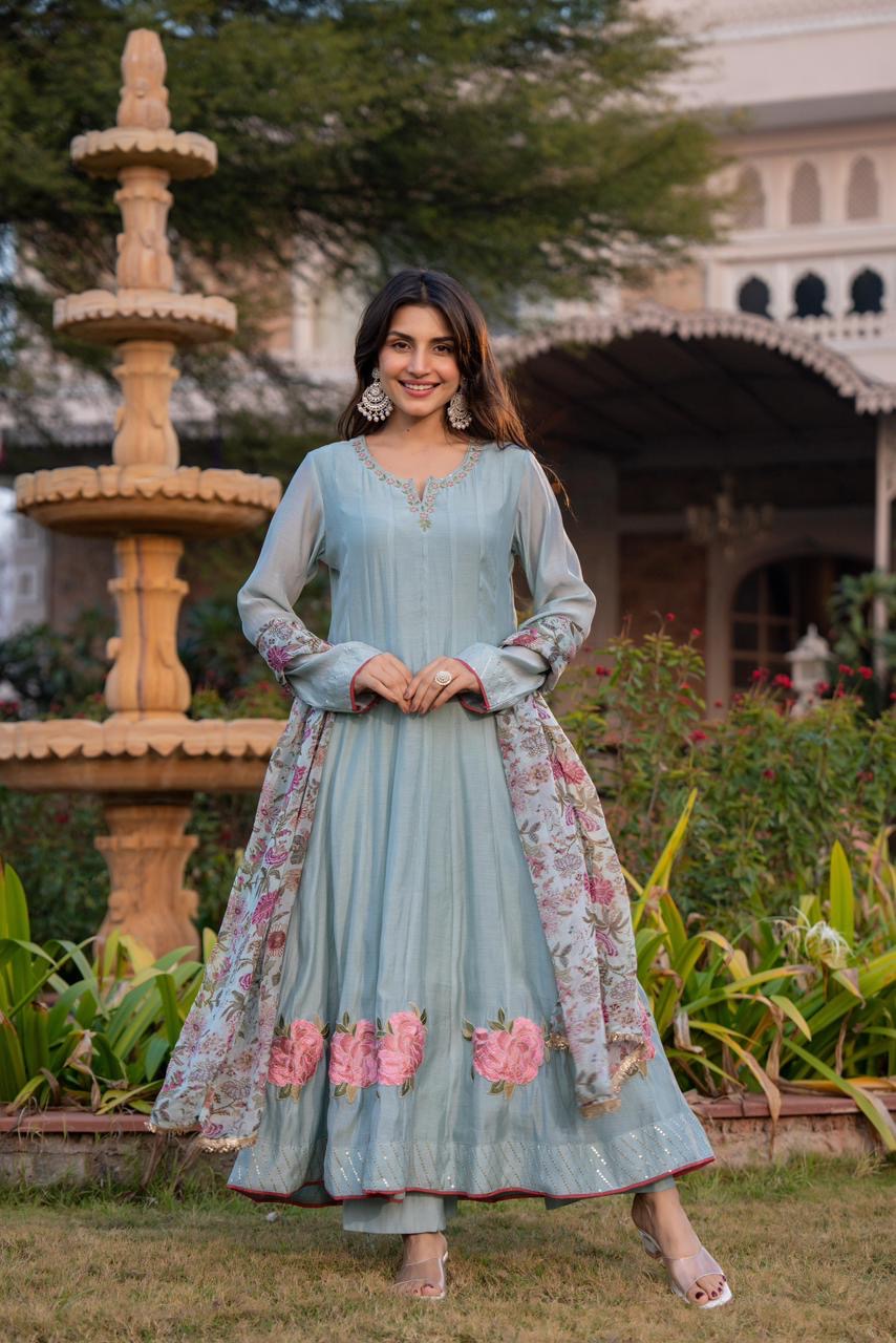 Mul chanderi Appliqué Patch Work Elegance Premium Suit.
