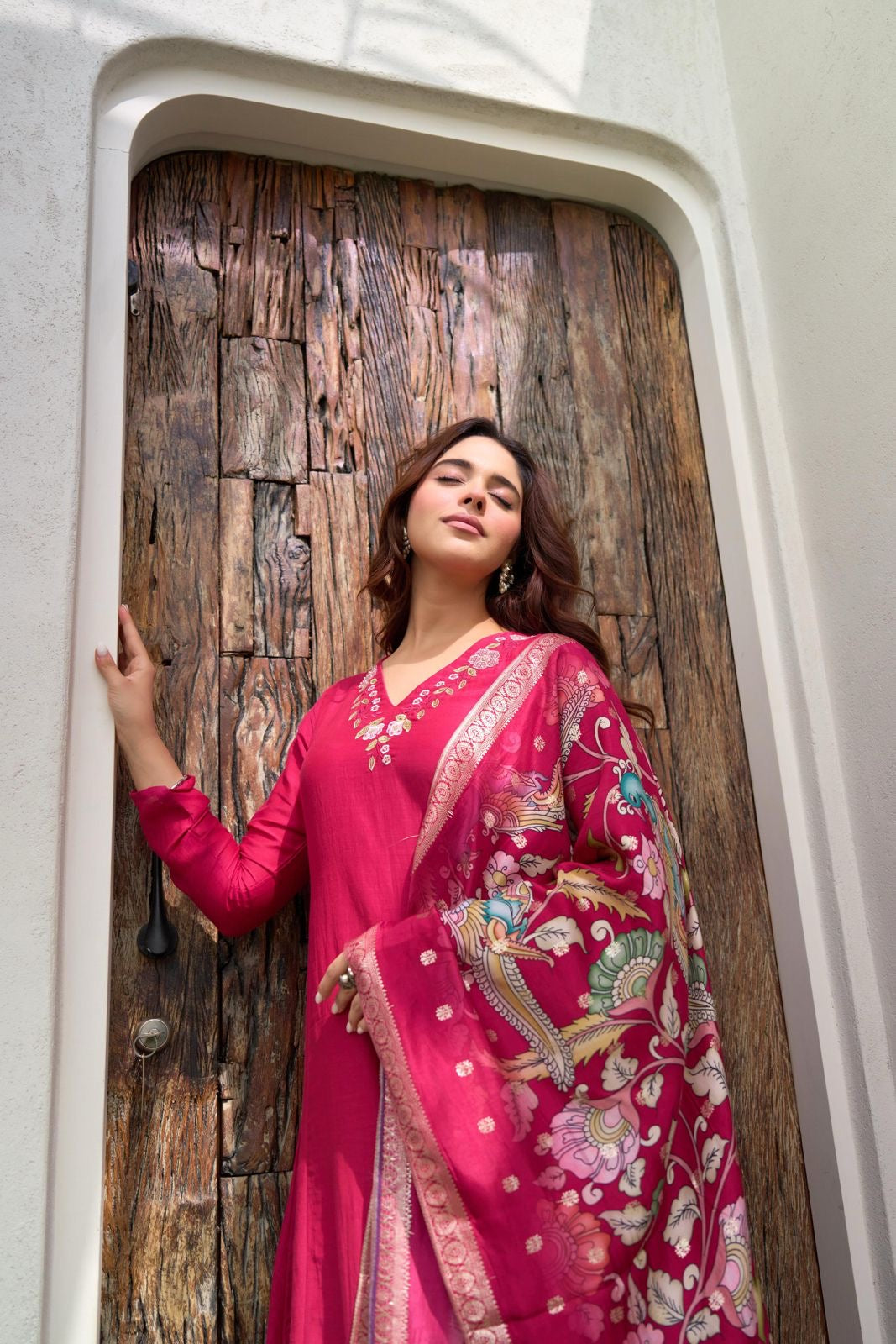 Mul Chanderi Thread Word Suit.