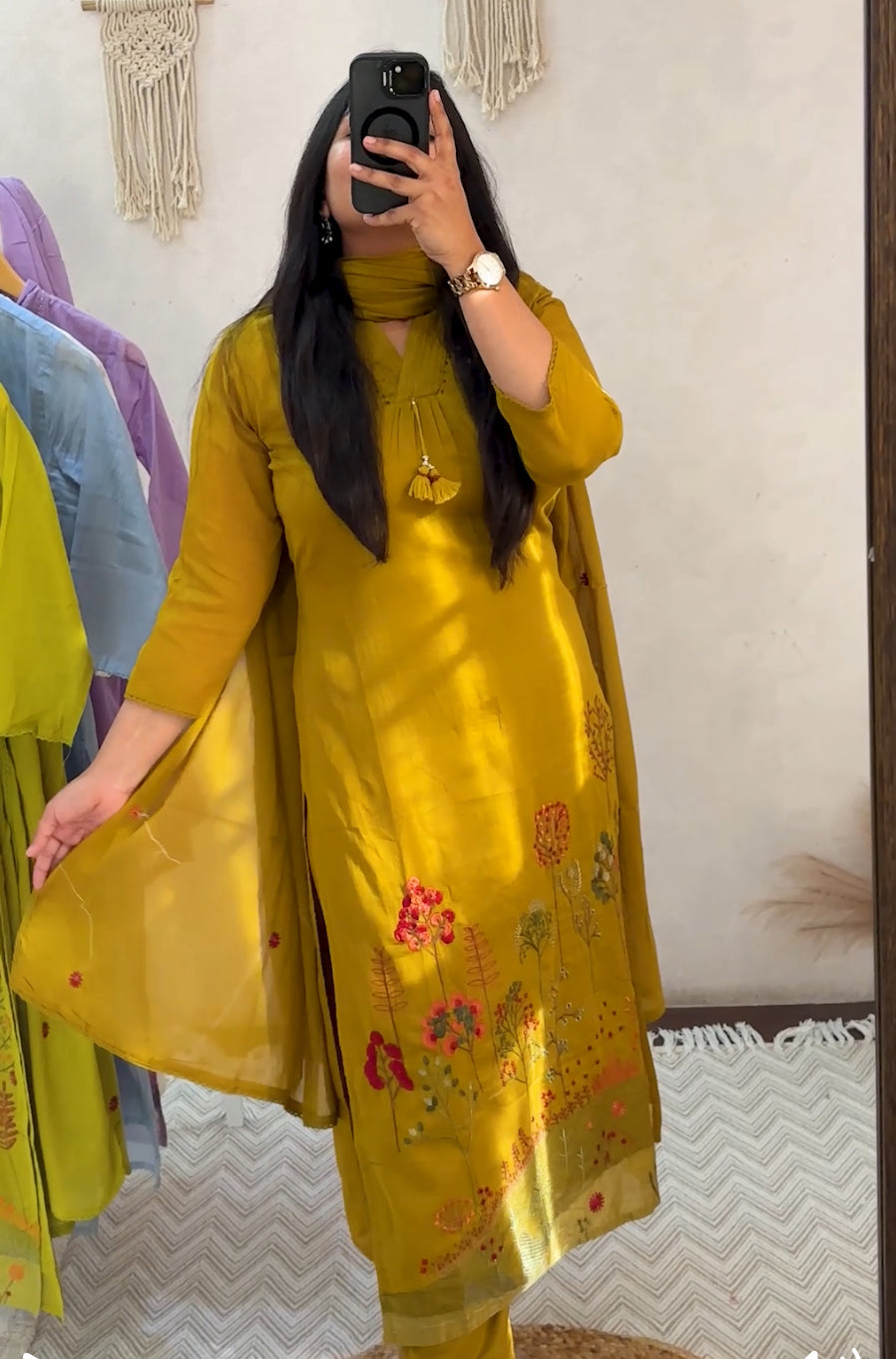 Mul Cotton Thread Work Elegant Suit