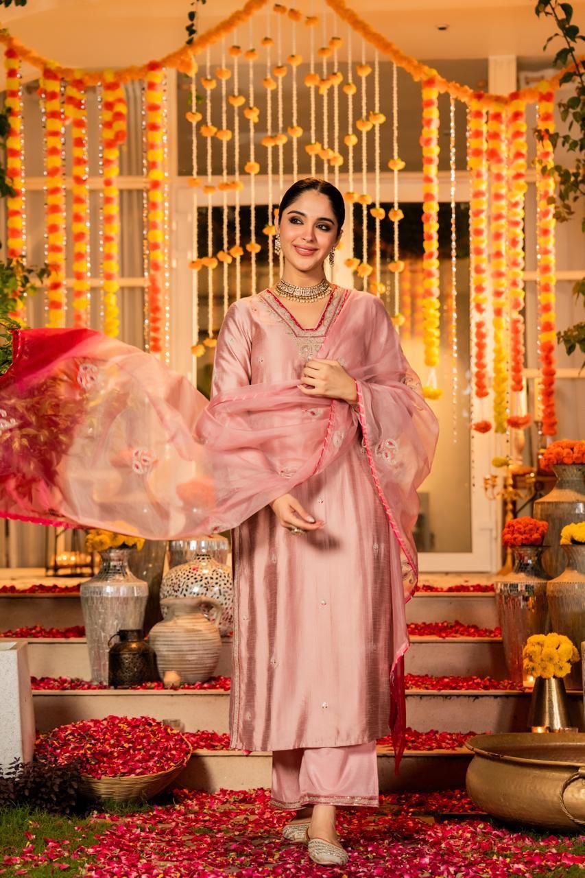ELEGANT DOLA SILK SUIT