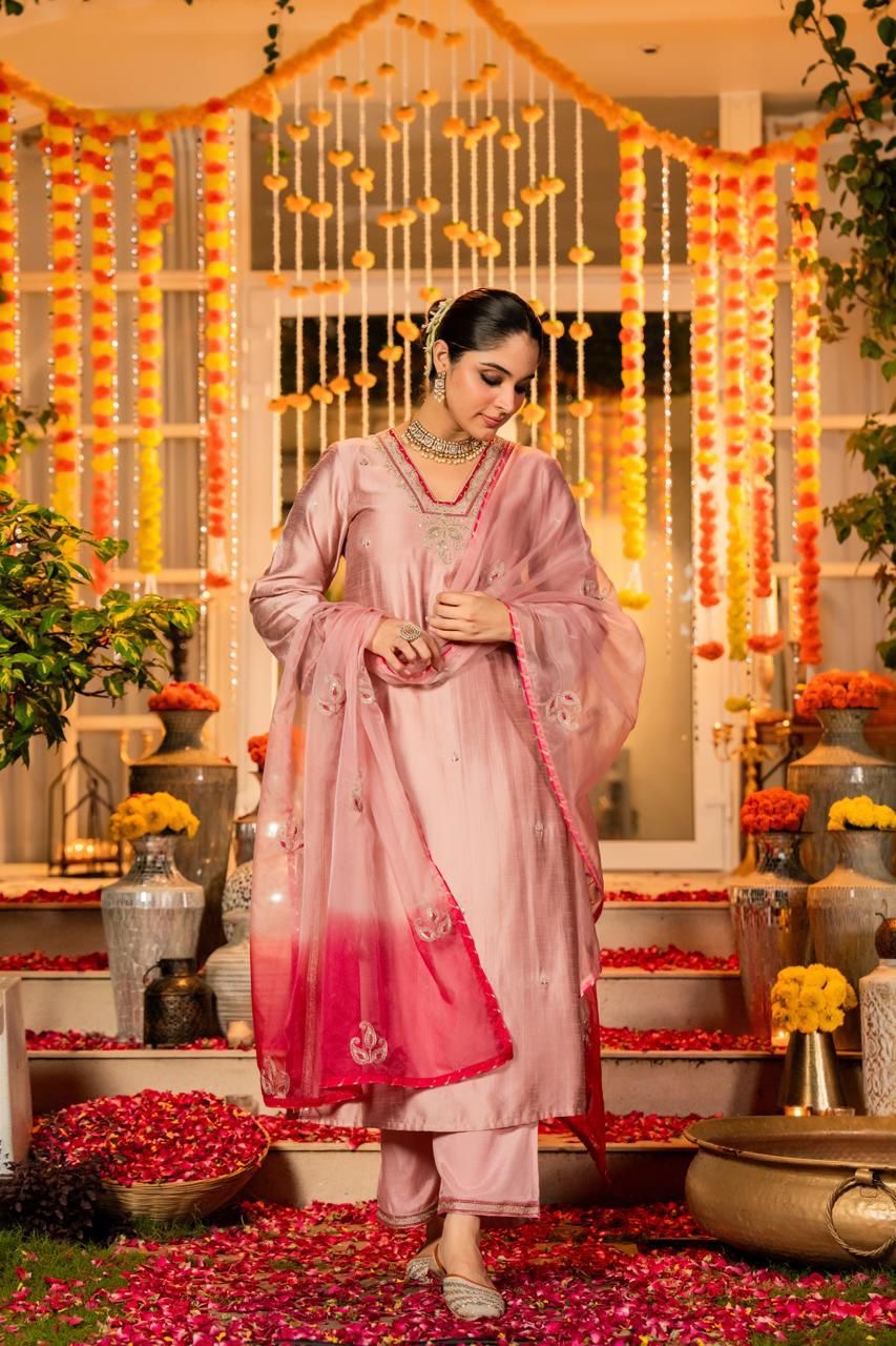 ELEGANT DOLA SILK SUIT
