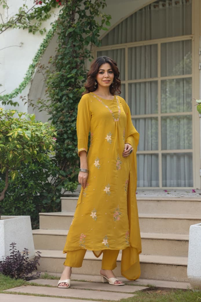 Classy Elegance in Mul Chanderi