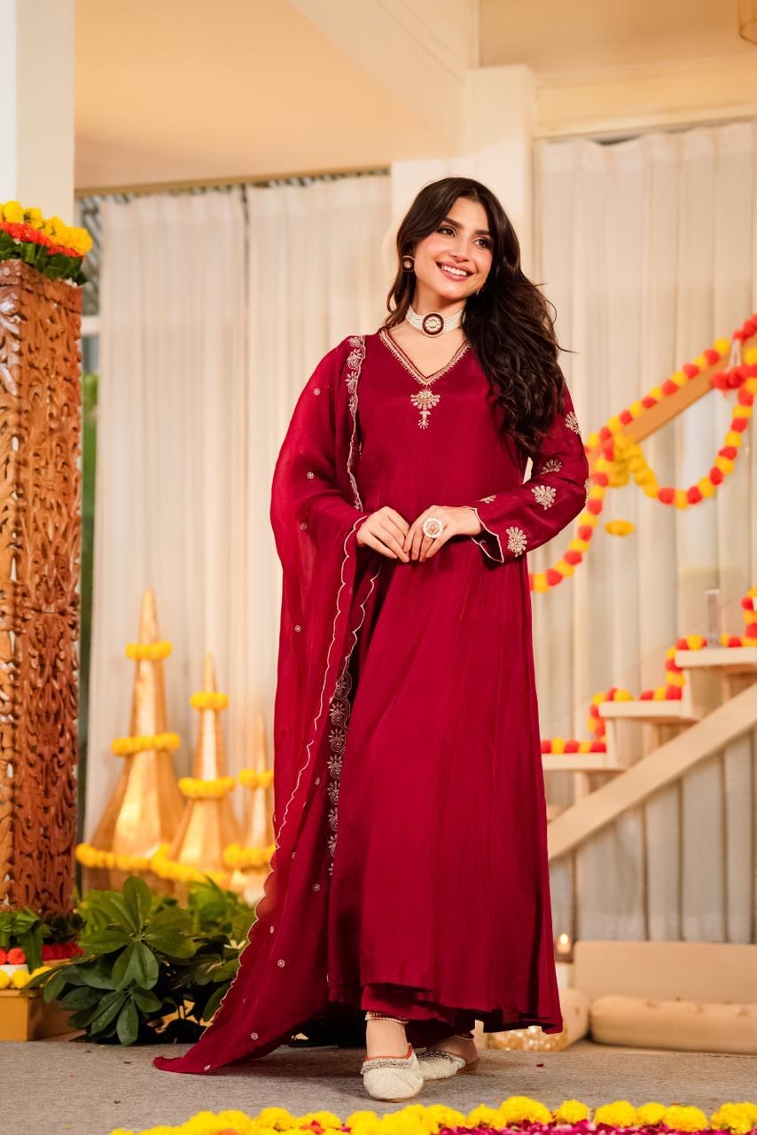 DOLA SILK SUIT HAND WORK SUIT