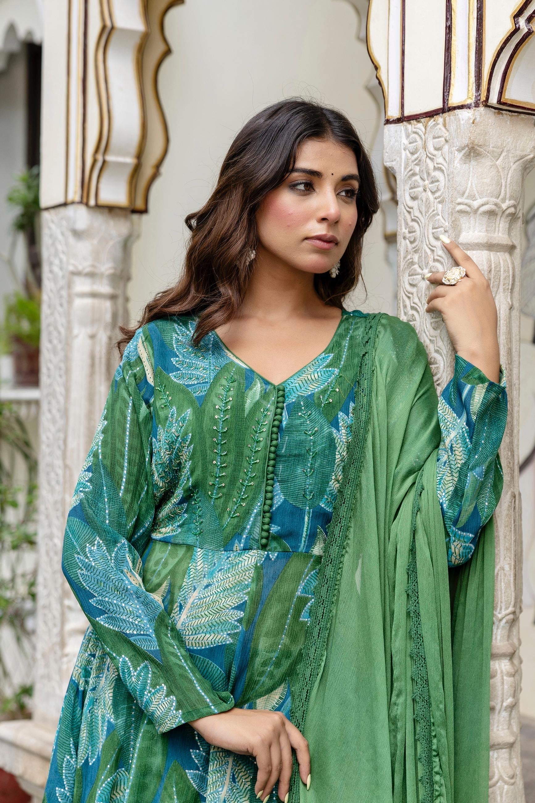 Flowerer Chinnon Suit