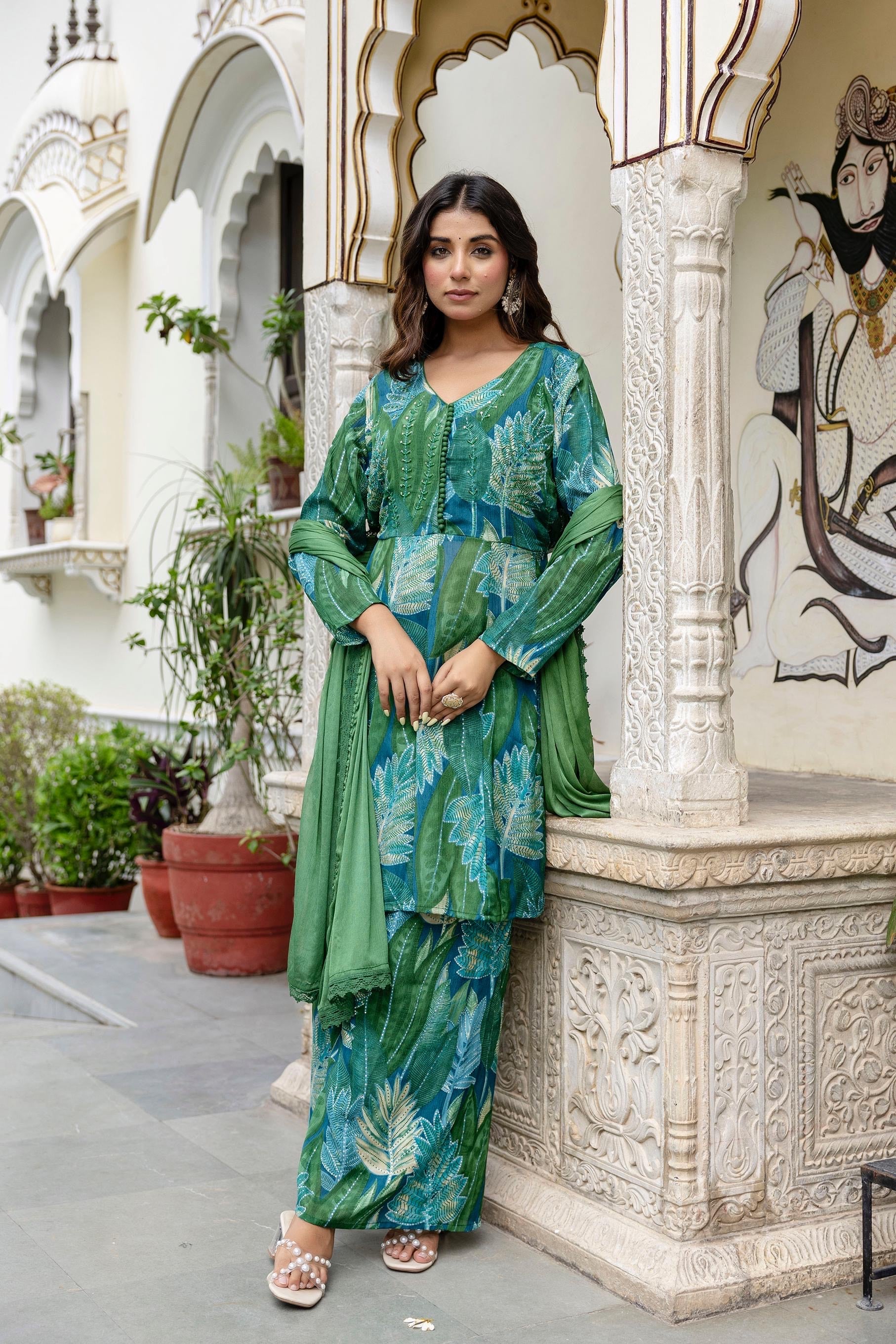 Flowerer Chinnon Suit