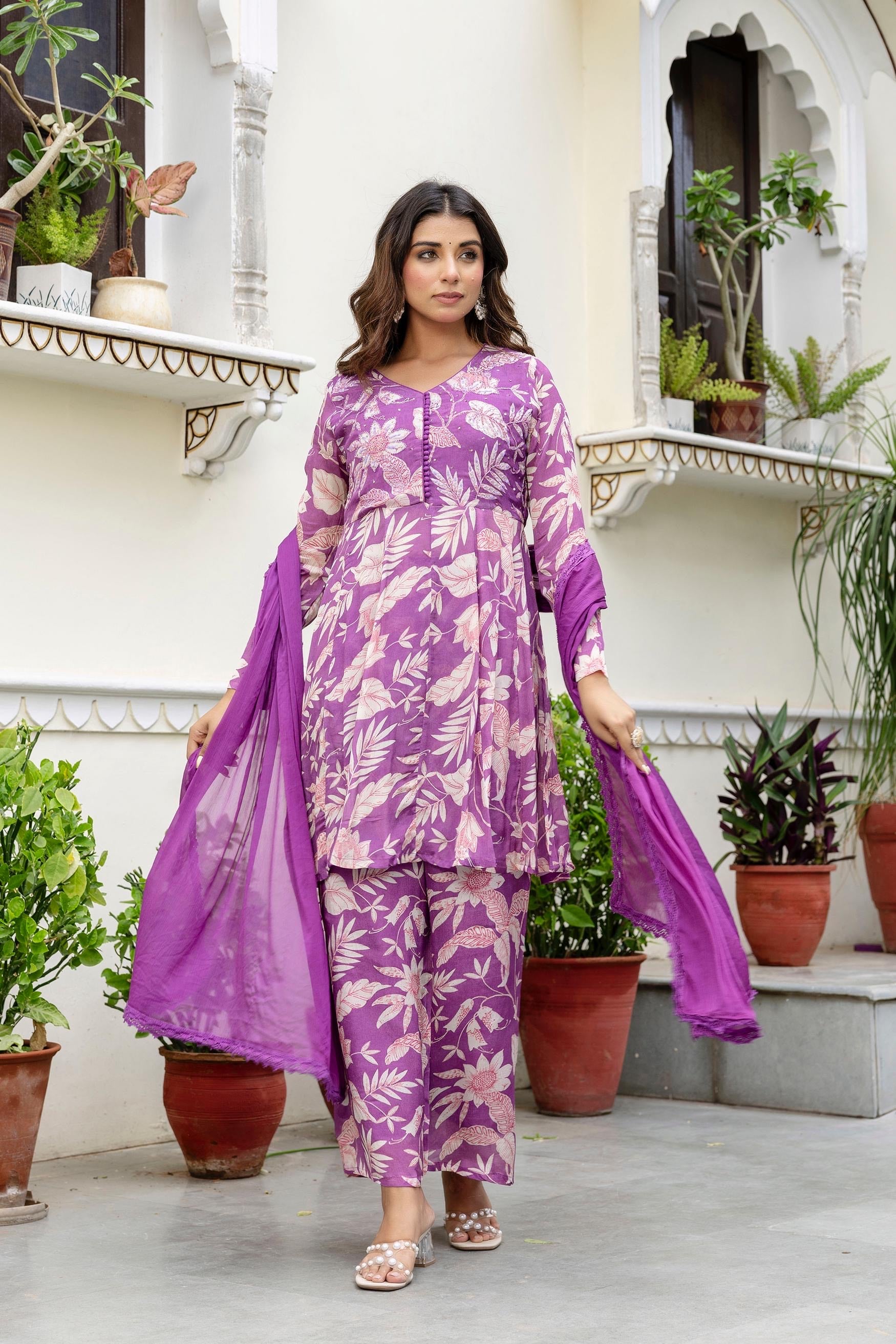 Flowerer Chinnon Suit