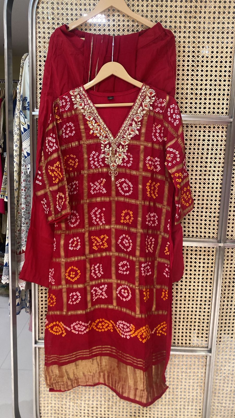 Gajji Silk Bandhani Elegance Suit Sets